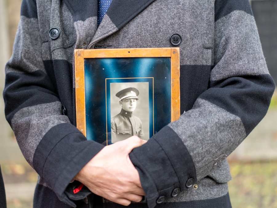 Pocta hrdinovi: Desátník Antonín Kubec opět důstojně spočívá ve Vaňově