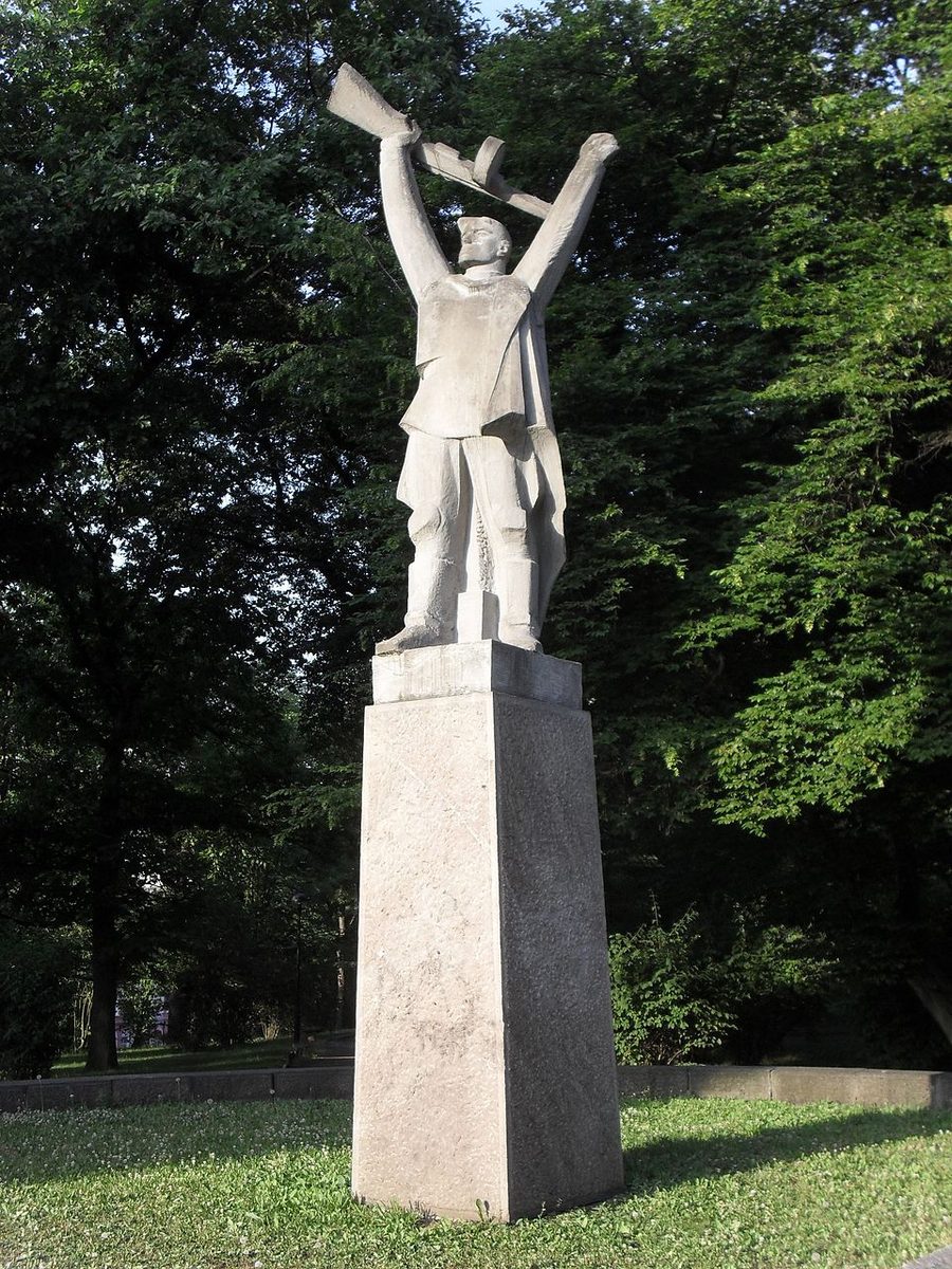 Teplice už nevrátí sochu rudoarmějce, hledají apolitickou pietu