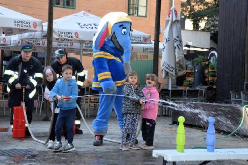 obrázek:Předškoláci zápolili s hasičským Slonem Hugem o titul bezpečnostního šampiona