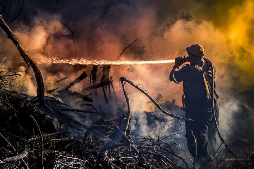 Foto: Proces ohledně požáru v Českém Švýcarsku přerušen kvůli zdravotnímu stavu obžalovaného