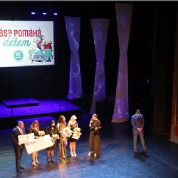 Charitativní projekt „Krása pomáhá dětem“ finančně podpořil dětská oddělení Krajské zdravotní