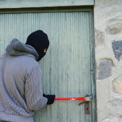 Vloupání do rodinného domu a domu v rekonstrukci