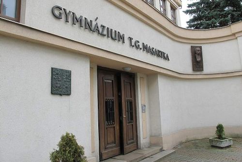 obrázek:Gymnázium v Litvínově: Výuka v provizorních podmínkách