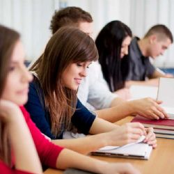 Počet středoškoláků v Česku narostl o pětinu během pěti let