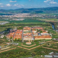 Terezín: Záchranu ohrožených historických budov přináší havarijní program