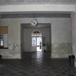 Moldava pořádá e-aukci na zchátralou staniční budovu