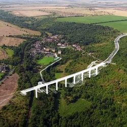 Po 40 letech otevřen obchvat Žiželic