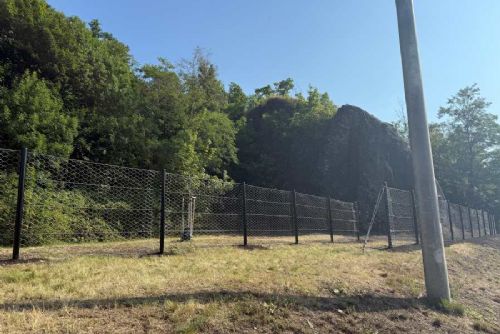 obrázek:Stabilizace skály v Opletalově ulici úspěšně dokončena