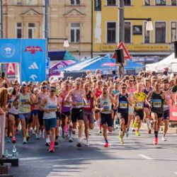 Ústecký půlmaraton oslavil rekordní účast: 3750 běžců a téměř 7000 lidí celkem