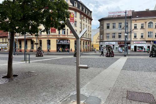 obrázek:Nové pítko s mlžítkem osvěžuje Ústí nad Labem