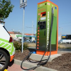 Memorandum o podpoře elektromobility: více nabíječek pro elektromobily a podpora Čisté mobility