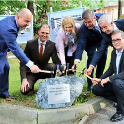 Krajská zdravotní zahájila v děčínské nemocnici výstavbu pavilonu Emergency včetně operačních sálů, centrální sterilizace a jednotek intenzivní péče