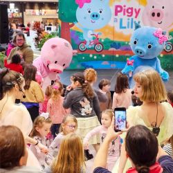 Velikonoční veselí s prasátky v Central Most