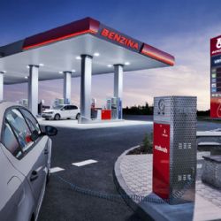 Ceny pohonných hmot klesají, očekává se další zlevňování