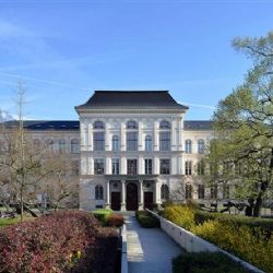 Kraj převezme muzeum, město získá podíl v divadle