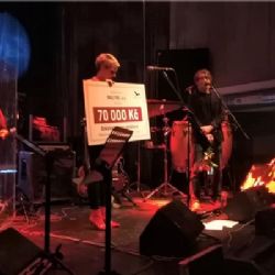 Členové kapely The Boom poslali zdravotníkům ústecké onkologie výtěžek z charitativního koncertu