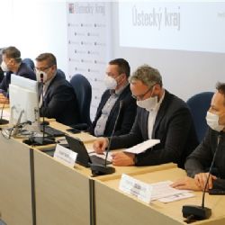 Do očkování v Ústeckém kraji se zapojí i praktici. Situace v nemocnicích Ústeckého kraje je stále vážná