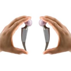 Ortopedické oddělení chomutovské nemocnice Krajské zdravotní zavedlo do běžné praxe unikátní miniinvazivní přístup ke kyčelnímu kloubu