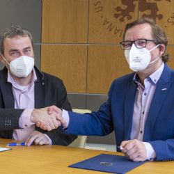 PODPISU SMLOUVY PŘEDCHÁZELA OSMIVESLICE