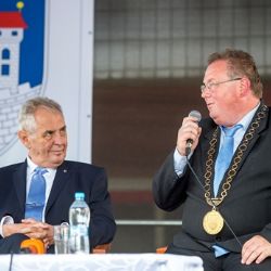 Prezident se setkal na závěr prvního dne návštěvy v Ústeckém kraji s občany v Podbořanech