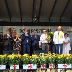 Velká sláva v Dolní Poustevně. Obce, které uspěly v soutěži Vesnice roku, si převzaly svá ocenění